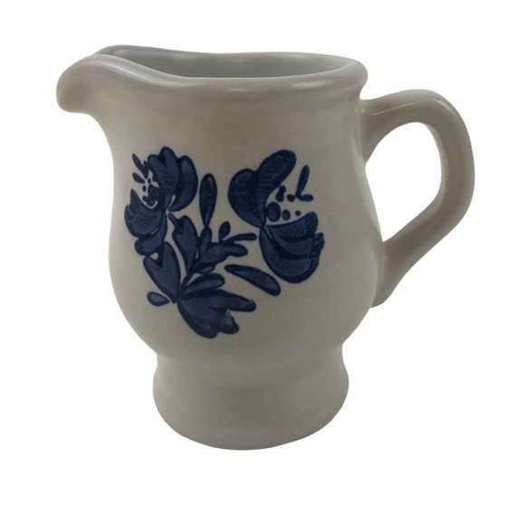 Pfaltzgraff Stoneware Small Pitcher Creamer Yorktowne Blue Ceramic Spout Handle - Picture 1 of 10